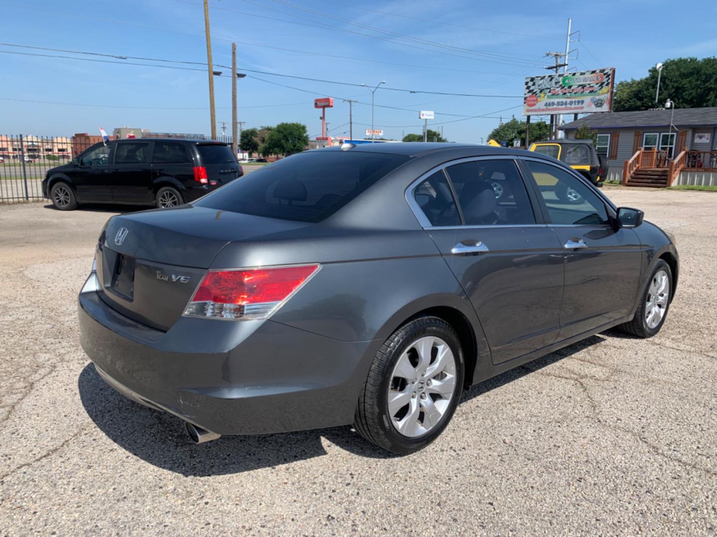 2009 Gray /gray Honda Accord EX 2WD AT (1HGCP36859A) with an 6 Cylinders 3.5L FI SOHC 212 CID engine, AUTOMATIC transmission, located at 1830 North Belt Line Road, Irving, TX, 75061, (469) 524-0199, 32.834373, -96.993584 - Photo#5